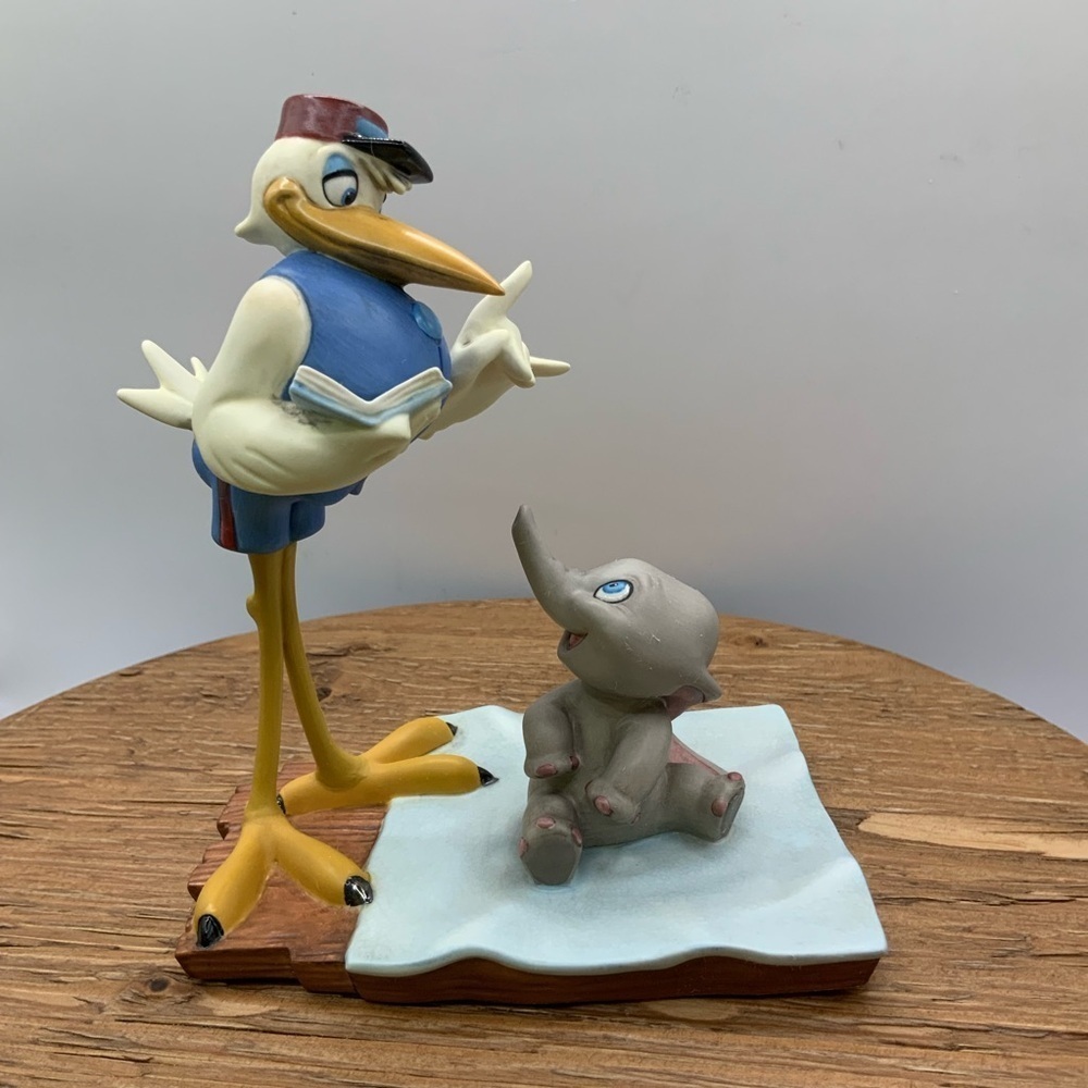 Disney Classic Collection Dumbo and Messenger Stork Bundle of Joy Figurine